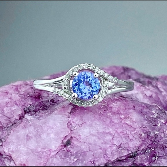 Join Poshmark with my invite code for a $10 shop discount - Picture 13 of 17